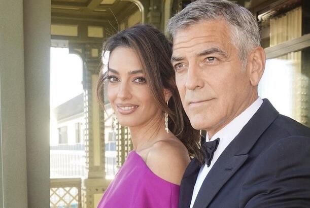 Corc Kluni və Amal qırmızı xalçada görünüblər...