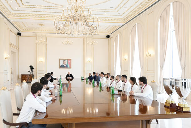 Prezident İlham Əliyev Avropa çempionatında komanda hesabında çempion olan güləşçiləri qəbul edib - YENİLƏNİR