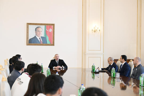 Президент: Рад, что среди медалистов чемпионата Европы по борьбе есть девушки