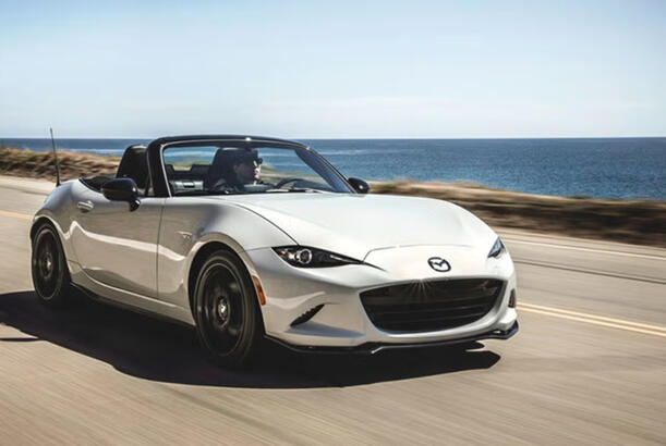 Mazda brendin pərəstişkarları ilə məsləhətləşdikdən sonra...