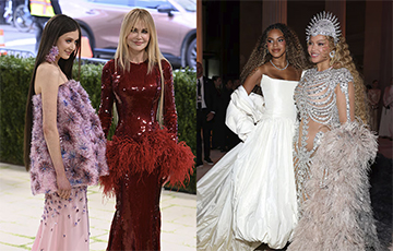Beyons və Kidman moda tədbirinin ənənəvi qaydalarını pozdular...