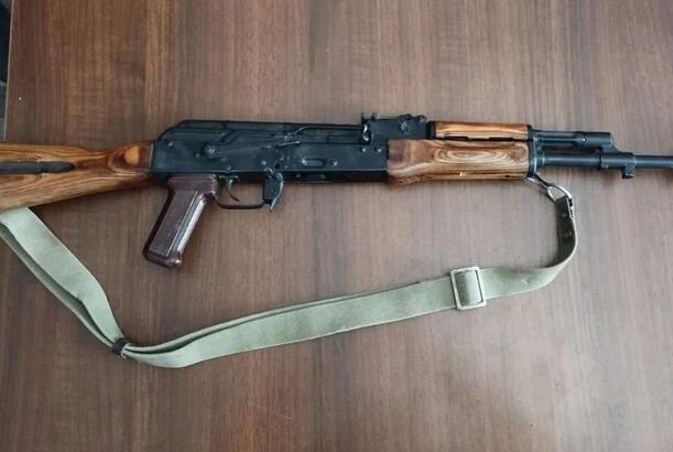 İki gün ərzində qanunsuz saxlanılan 2 avtomat 1 qumbara aşkarlanıb