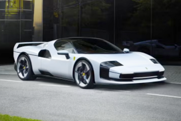 Ferrari yeni superkarla F40 əfsanəsini canlandırdı…