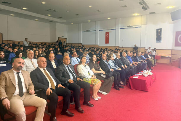 İzmirdə Heydər Əliyev liseyində Ulu Öndərin xatirəsi anılıb