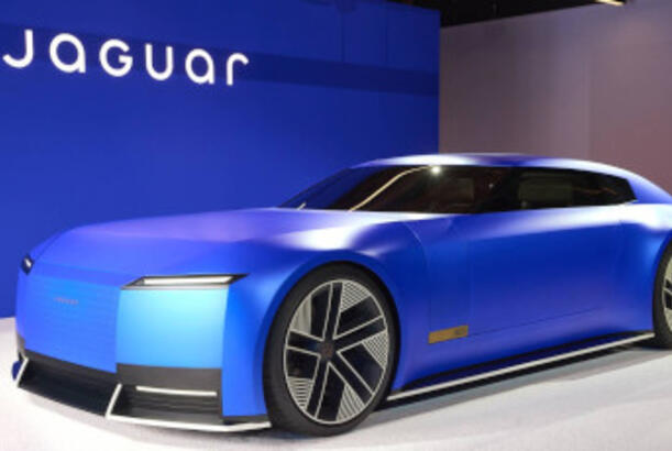 Jaguar inqilabi avtomobilini təqdim etdi…