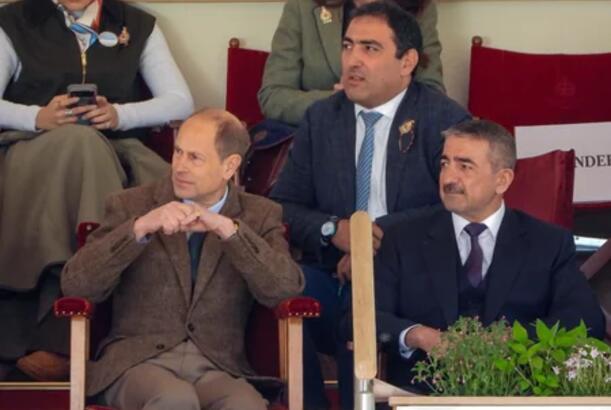 Böyük Britaniya kralı III Çarlz Qarabağ atlarının şousunu izləyib