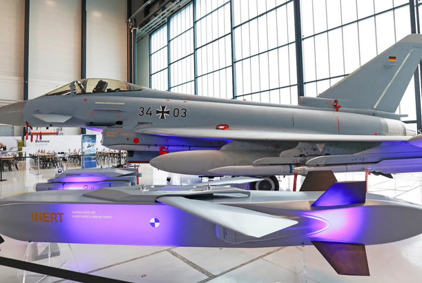 Almaniya “Gələcəyin Avrofighter” təyyarəsini təqdim etdi...