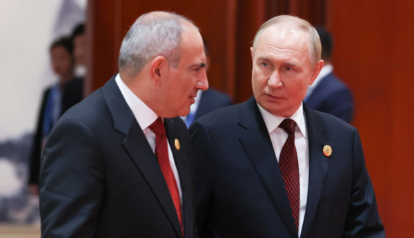 Nikol Paşinyan və Vladimir Putin arasında telefon danışığı olub