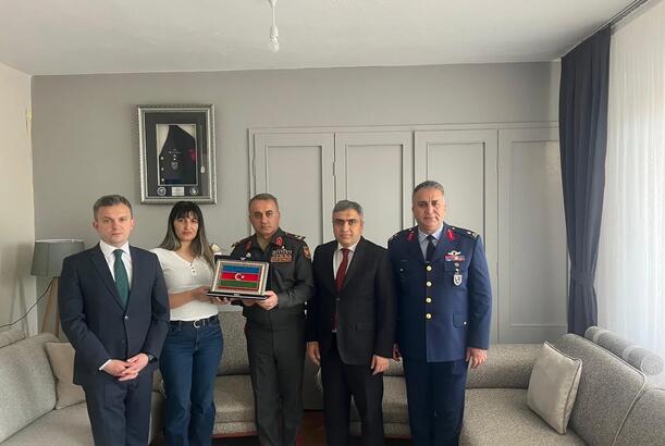 Zaur Zeynalov şəhid olmuş Türkiyə Silahlı Qüvvələrinin şəxsi heyətinin ailələrini ziyarət edib