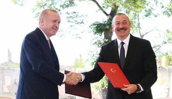 "Şuşa Bəyannaməsi qardaşlığı strateji müttəfiqliyə çevirdi" <span class="red">- POLİTOLOQ DANIŞDI</span>