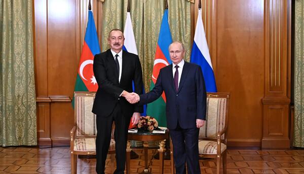 İlham Əliyev Vladimir Putini təbrik edib