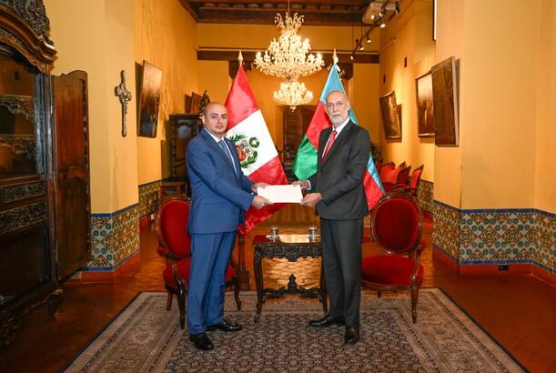 Azerbaijani envoy presents credentials at Peru MFA