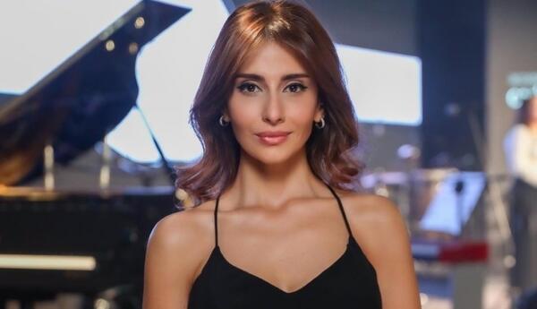 Tanınmış aparıcının ARXİV FOTOSU yayıldı