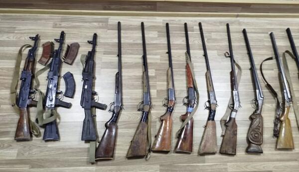 Həftəsonu qanunsuz saxlanılan 10 tüfəng, 3 avtomat aşkarlanıb
