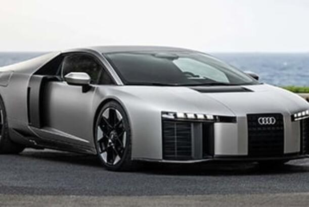 Audi yeni superkarını hərəkətdə nümayiş etdirdi...