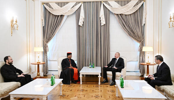 Prezident İlham Əliyev Müqəddəs Taxt-Tacın Dinlərarası Dialoq üzrə Dikasteriyasının prefektini qəbul edib <span class="red">- FOTOLAR</span>