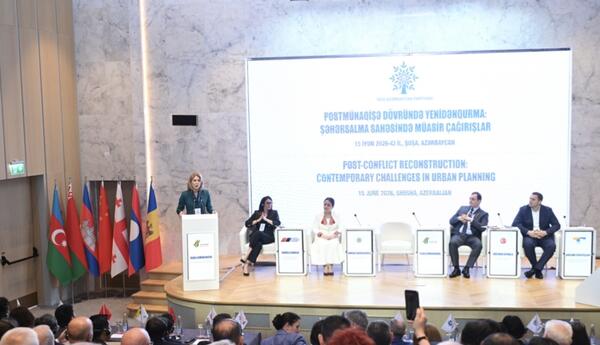 “Çernobıl AES qəzasından sonra Belarus ərazisinin təxminən dörddə biri radiasiya ilə çirklənib“ <span class="red">-OLQA ÇEMODANOVA</span>
