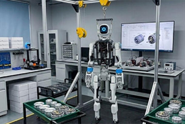 Tayvanda çətin şəraitdə işləmək üçün humanoid robot təqdim edilib