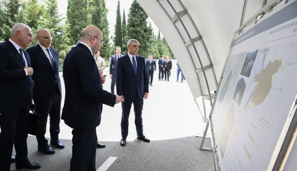 Əlaqələndirmə Qərargahının iclasının iştirakçıları Ağdərə şəhərinin Baş planı ilə tanış olublar