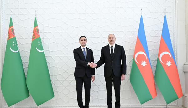 Türkmənistan Prezidenti Sərdar Berdiməhəmmədovun Bakıda rəsmi qarşılanma mərasimi olub <span class="red">- FOTOLAR</span>