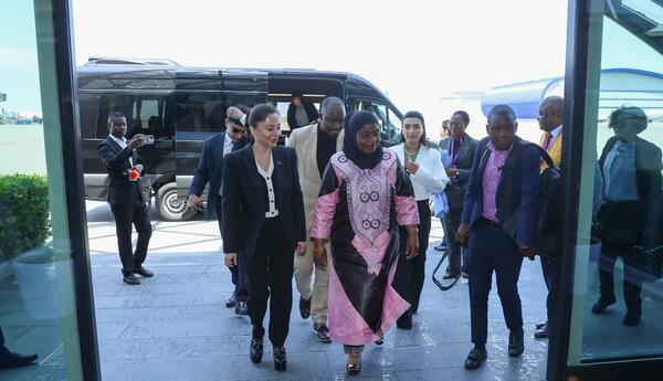 Mozambikin spikeri Azərbaycanda səfərdədir