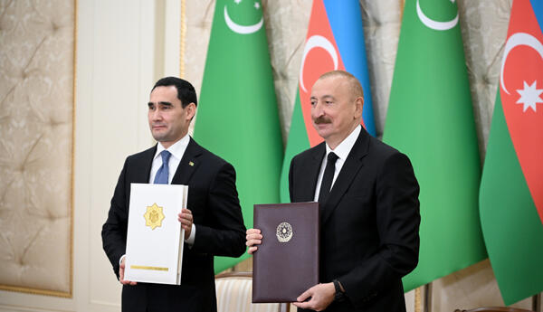 Azerbaijan and Turkmenistan exchange documents signed