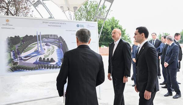 Azərbaycan və Türkmənistan prezidentləri Şuşa məscidində tikinti işlərinin gedişi ilə tanış olublar <span class="red">- FOTOLAR</span>