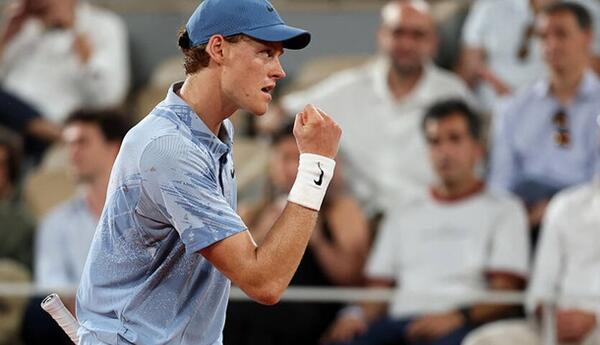 Dünyanın bir nömrəli tennisçisi uğurlu çıxışlarının sirrini bölüşüb