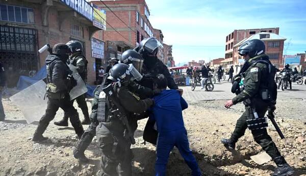 Boliviya Prezidenti blokada böhranı ilə bağlı fövqəladə vəziyyət elan edib