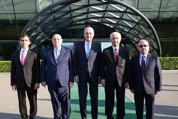 Türkiyə parlamentinin sədri Numan Kurtulmuş Azərbaycana gəlib