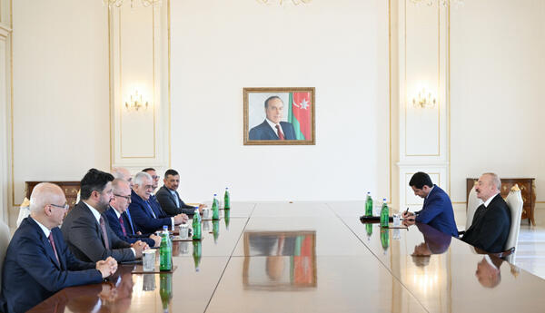 Prezident İlham Əliyev Türkiyə Böyük Millət Məclisi sədrinin rəhbərlik etdiyi nümayəndə heyətini qəbul edib <span class="red">- FOTOLAR</span>