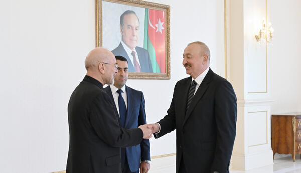 İlham Əliyev Məhəmməd Baqir Qalibafın başçılıq etdiyi nümayəndə heyətini qəbul edib