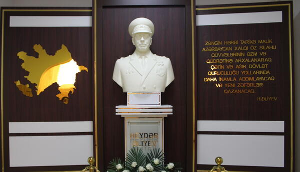 YAP Nizami rayon təşkilatının gəncləri Azərbaycan Hərb Tarixi Muzeyində olublar