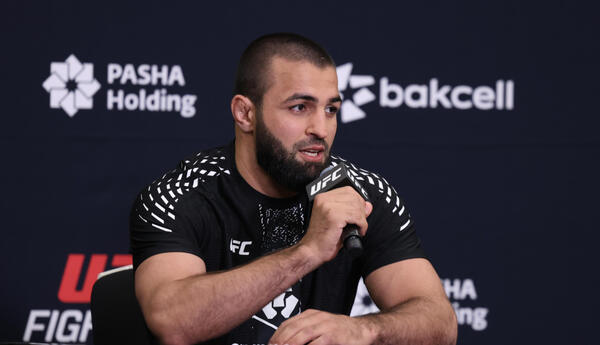 UFC: Tahir Abdullayev braziliyalı rəqibini məğlub edib
