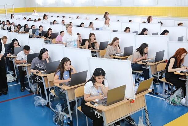 Tarix müəllimlərinin sertifikasiya etirazı: "52, 54, 57-ci suallar..."