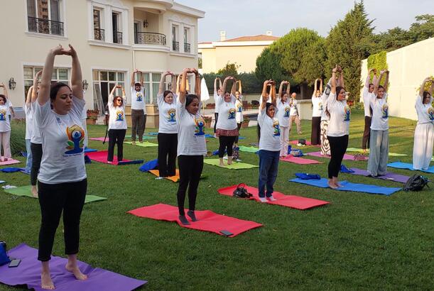 Hindistanın Bakıdakı Səfirliyi jurnalistlər və influenserlər üçün “Power Yoga” sessiyası təşkil edib