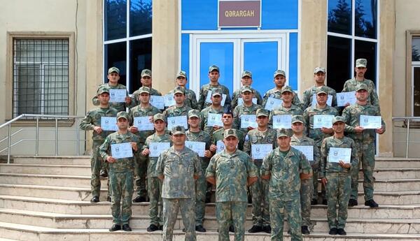 İriçaplı pulemyot heyətinin hazırlıq kursunun buraxılış mərasimi keçirilib