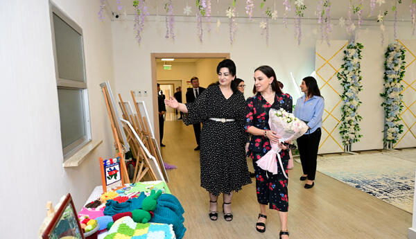 Leyla Əliyeva Şəkidə Uşaq evi sosial xidmət müəssisəsinin sakinləri ilə görüşüb <span class="red">- FOTOLAR</span>