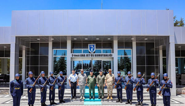 Azərbaycanın HHQ komandanı Türkiyədə rəsmi səfərdədir