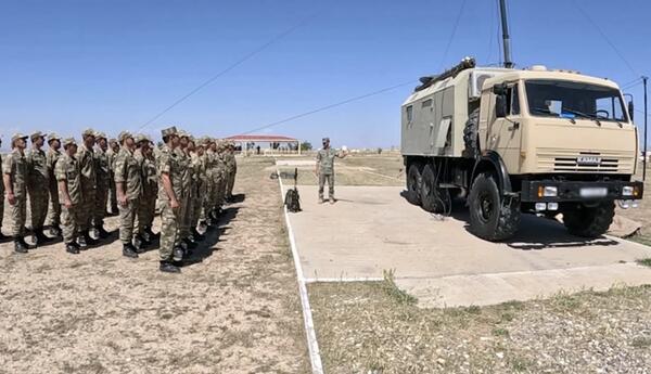 Hərbi vəzifəlilər təlim toplanışında praktiki atış çalışmaları icra ediblər