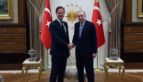 Ərdoğan NATO rəhbəri ilə qapalı görüş keçirib