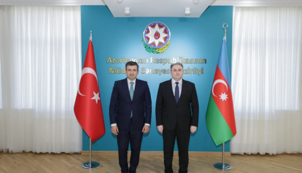 Vüqar Mustafayev Səlcuq Bayraqdarla görüşüb