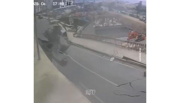 Türkiyənin Rize şəhərində yol çöküb, 3 binadan sakinlər təxliyə edilib