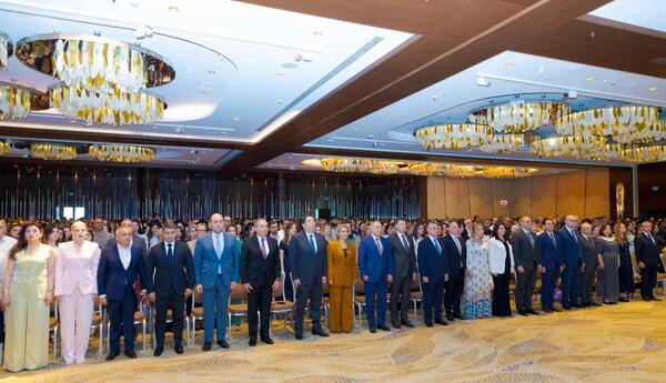 Azərbaycan Tibb Universitetində "Məzun Günü" təntənə ilə qeyd olunub <span class="red">- FOTOLAR </span>