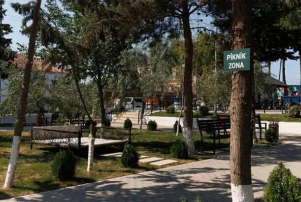Suraxanıda 14 İyul küçəsi və parkda abadlıq işləri aparılıb