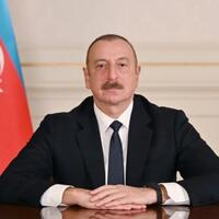 Ильхам Алиев поздравил Эмманюэля Макрона