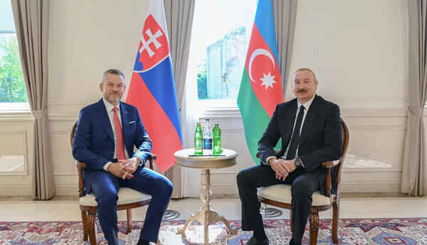 Şuşada Prezident İlham Əliyevin Slovakiya Prezidenti ilə təkbətək görüşü olub