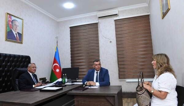 Komitə sədri keçmiş məcburi köçkünlərin müraciətlərini dinləyib