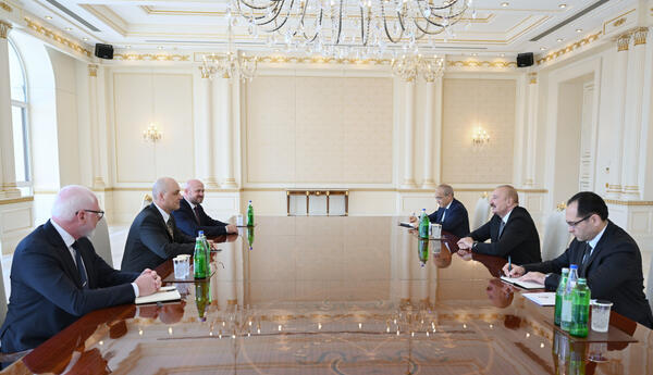President Ilham Aliyev receives John Deere delegation