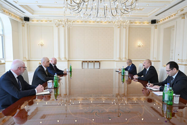 President Ilham Aliyev receives John Deere delegation